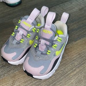 Toddler Nike shoes